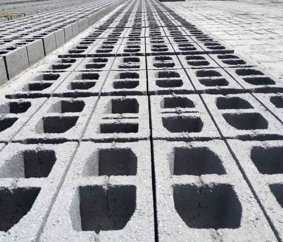 ***********
