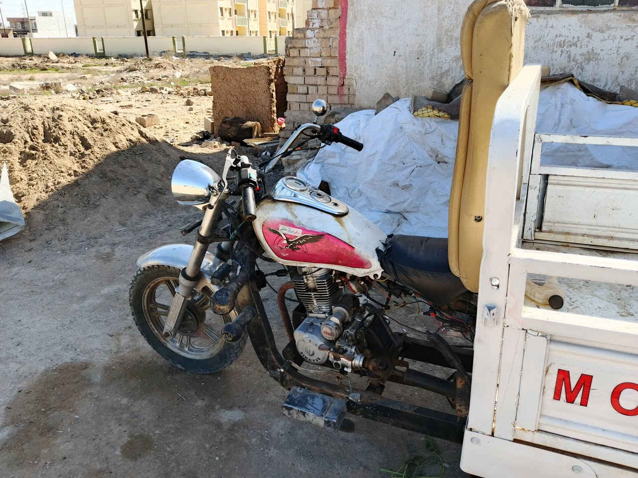 سلام عليكم ستوته للبيع موديل 21 ستوته خير من الله مكينه نضيفه كهربائيات شغاله بيها اوراق السعر 600 وبيها مجال مكانها الغالبيه سيف سعد مقابل المجمع السكني الرقم ***********
