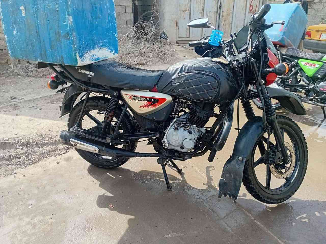 سلام عليكم شباب دراجه بوكسر للبيع نواقص بيه بسيطه جدا والسعر خاص مكاني بغداد العطيفيه ،***********
