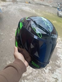 خوذه • مستخدمه اسبوع • بطح