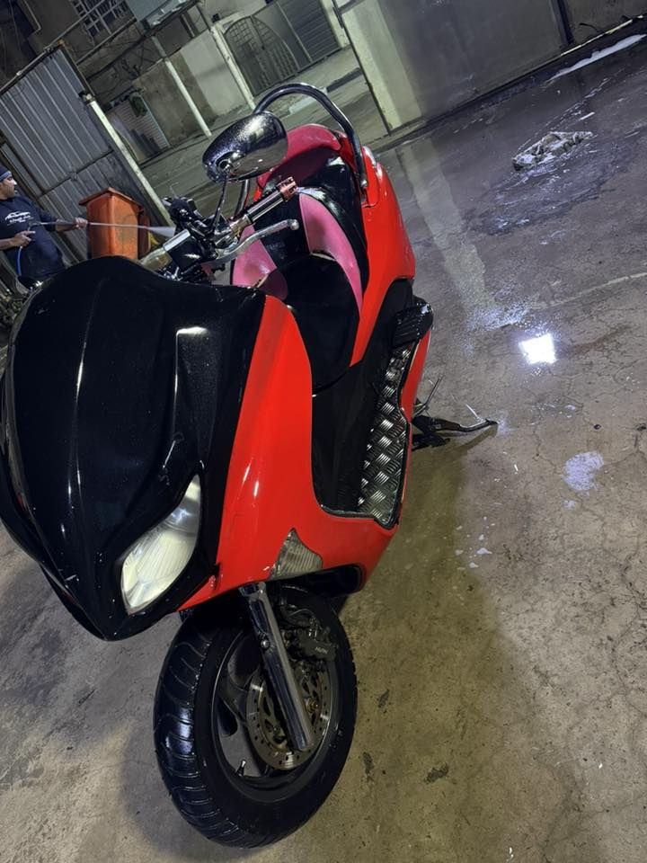 فورزا 0.9 كرستال بومة اصل كلة تزويد رياضي نازلة من معرض زيد وتوت
لون ابيض مصبوغة احمر للجمالية 
بيها نقوصات بسيطة  نكرة سلف كهربائيات كلها شغالة
محرك مكفول برغي ما مفتوح 
عارضها ب٨٥٠ وبيها مجال للطيبين 
مكاني حي الجهاد 
رقمي ***********
