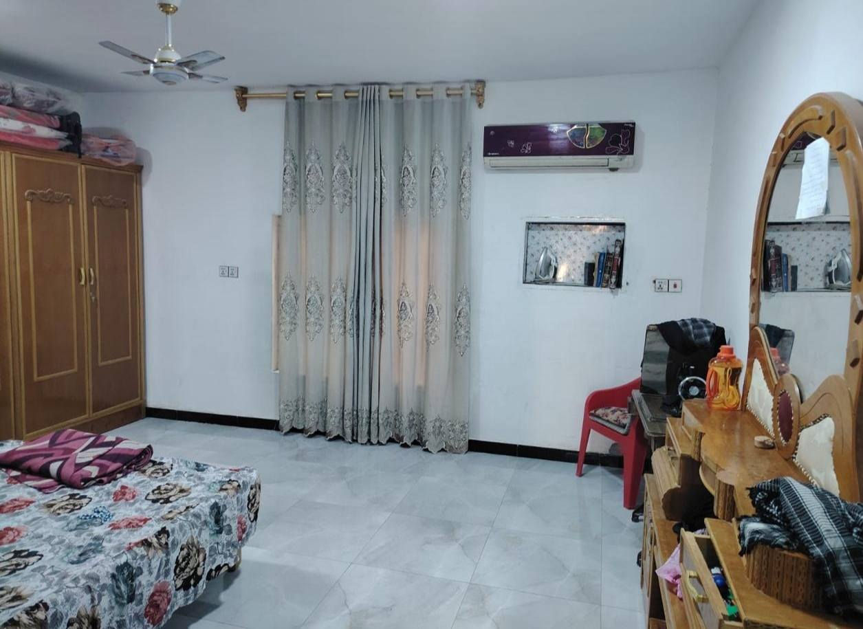 🏠 دار للبيــــــــــع طابو زراعي سند25 
فـــــي حـــــــي الأمام
 قرب المستوصف الشارع العريض المؤدي الي شارع 80 
______________
المساحـــــــة //230م
الواجهــــــــــة  // 10م
النـــــــــــــــــــزال// 23 م
________________
الدار يتكون من
🧱🏗️ #الطابــــــــــــــق #الأرضـــــــــــــي
غرفــــــــــتن وصالـــــــــة وهـــــــــــول ومطبـــــــــخ ومجمــــــــــع صحيــــــــات وطارمــــــــــــة ...
🧱🏗️ #الطابــــــــــــــق #الثانــــــــــــــــي
غرفتيـــــــــــن وهــــــــــول 
الدار يتكون من ٤ غرف نوم 

________________💲
 السعــــــــر 
💰💰 165‪ مليون 

_____________
#مكتـــــب
  🌛🌐البدور للعقارات والمقاولات 🌐🌜
#الكائـــــــــن
   فـــي ⇩ شارع 80 حي الضباط 
مقابل مجمع جوهره الفرات 
  📞***********‪ 
___________________________________
_____________________________________________
