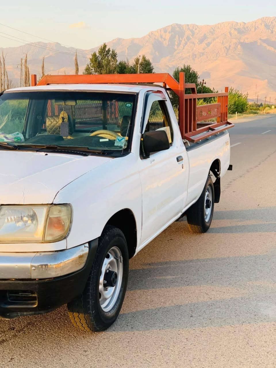 نیسان پیکاب 2002
ئارمی پلاستیکی سلێمانی 
5 قولاپ
تەبرید ساردو گەرم
کامل مەسرەف کراوە 
ماڵی کەسابەتە
سیعرێکی گونجاو خوار هەمو بازاڕ
شوێن : هەڵەبجەی شەهید
***********
