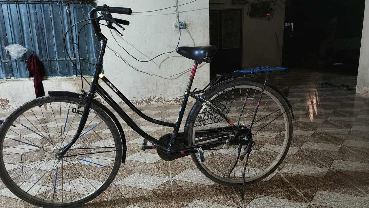 السلام عليكم بايسكل للبيع حجم 27✈️ نضيف متروك قليل استدخمه بريكات وره وكدام خفيف يخبل قيم بما يرضئ الله وذا عجبني سعرك اراسلك 🤍.


**إذا كنت صاحب هذا الإعلان وتريد حذفه لأي سبب، رجاءا أرسل رسالة إلى الدعم الفني**