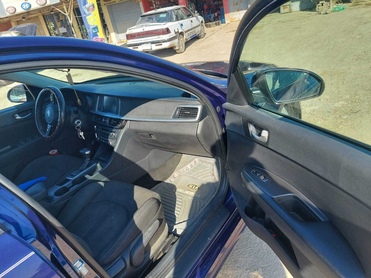 اوبتما 2020
ماشية  +58 الف ميل تقريباً
محرك gdi 2400 
وارد امريكي ضرر الاستيراد حوض سبير بي تعديل فقط بدون اير باك 
السيارة نظيفة ما مفتوح برغي بيها
رقم بغداد بأسمي تحويل ثاني يوم
السعر 136 
للاستفسار  
0781 041 5025
