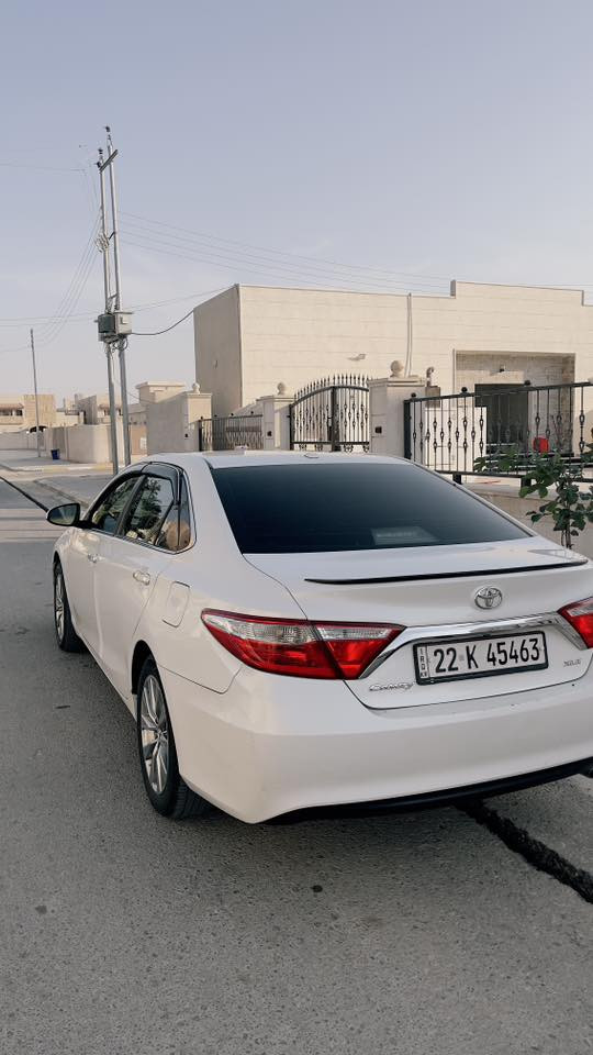 السلام عليكم 
تيوتا كامري 2017 xle 
لون ابيض
ماشية. : 102 mil 
محرك ٤ سلندر ٢٥٠٠ 
السيارة ب اسمي هزة و فحص كاملة سنوية لحد ٢٠٣١
فول مواصفات  ما عدا الفتحه و البصمة 
شاشة كبيرة 
تبريد قطعتين 
شحن لاسلكي 
كشنات تدفئة 
تحكم ستيرن 
كشنات كهربائيات
مانع انزلاق 
كشنات جلد 
لون داخل بيجي 
مثبت سرعة 
حادثها قطعتين. جاملغ الامامي و باب السائق  بدون ايرباك و بيها شوية تكحيل بالهلال الخلفي 
صور الحادث بالمنشور 
مكان السيارة تكريت 
السعر : 174 و بيها مجال بسيط 
للاستفسار
***********
