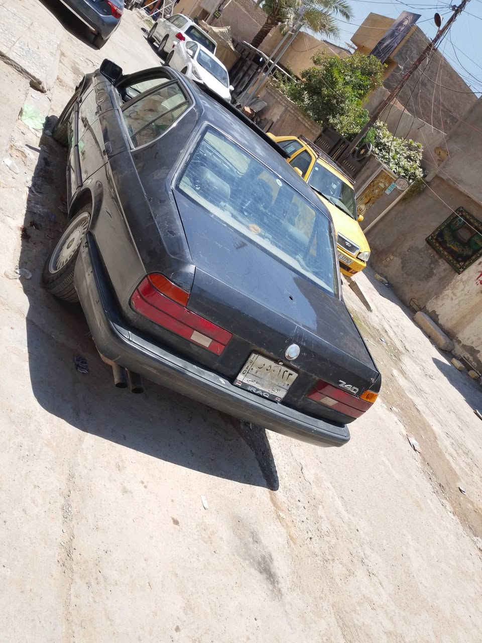 السلام عليكم بي ام للبيع موديل 93 عنواني بغداد البياع السعر 30 رقم الهاتف***********
