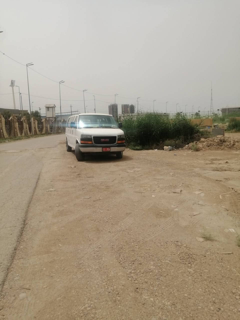 يالله السلام عليكم سفانة طويله 14راكب سياره منضومة زنون 📍تخم تاير 📍منضومة بانزين كلهه جديده 📍غرفه جديده 📍مكينة 6100كير1000📍اكسل حدادية كله بل جيس 📍سياره عوزه بس كبريسير منضومة تبريد كله جديدة 📍مكاني بغداد مجمع بسمايه سعر سياره  75وبيه مجال سياره بيه ضربة بل طويله ومعمره  رقمي ***********
