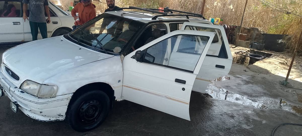 سلام عليكم فورد  اوتماتيك للبيع بدون راعي راعيها متوفي اهله موجودين سنويه عضم  رقم بابل الماني  مكينه وكير نضاف غرفه كهربائيات سياره خدميه سعرها ١٥ مجال بسيط مكاني بابل قضاء الكفل  *********** فقط شراي يتفضل يتصل
