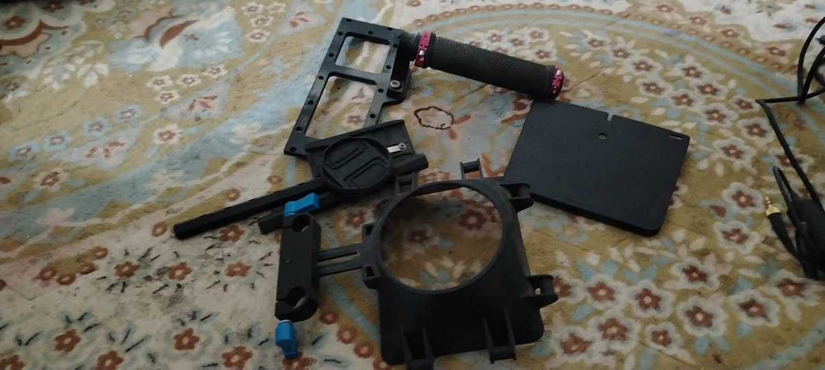 سلام عليكم غراض للبيع
طايرة درون شغالة 25 وبيهة مجال
تلسكوب مبايل 10
أغراض كامرة تصويل قيم واخذهن
حاسبة بيهة عطل بس تصلح قيم اخذ
طابعة صور هم بيهة عطل قيم واخذ
بلي 2 شغال 25  بي مجال
رقمي *********** وتساب فقط
