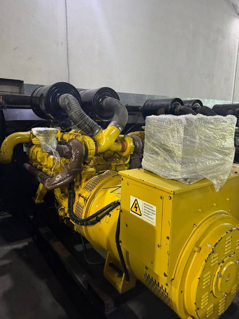 السلام عليكم
للبيع دايو DHIكوري اصلي غير مجدد 
10سلندر دبل سوبر انتر كولر تعويض كهربائي 

التوليد ENGGA 500كيفي 🥇

غير مشتغل في العراق 🇮🇶 

موديل حديث

عدد ساعات التشغيل قليل جداً

وارد أوربي استيراد خاص 💪✅

 سيطرة حديثة متطورة (برودكشن)إطفاء وتشغيل ذاتي فول اوتماتيك المولد 

شرط الحمل 1300امبير مرتاح ✅🫡

 المحرك غير مفتوح 🔓 

العنوان-بابل -شوملي 

للاستفسار الاتصال ع الأرقام التالية 

***********

علماً يتوفر لدينا من ال١٠كيفي إلى ٧٥٠
