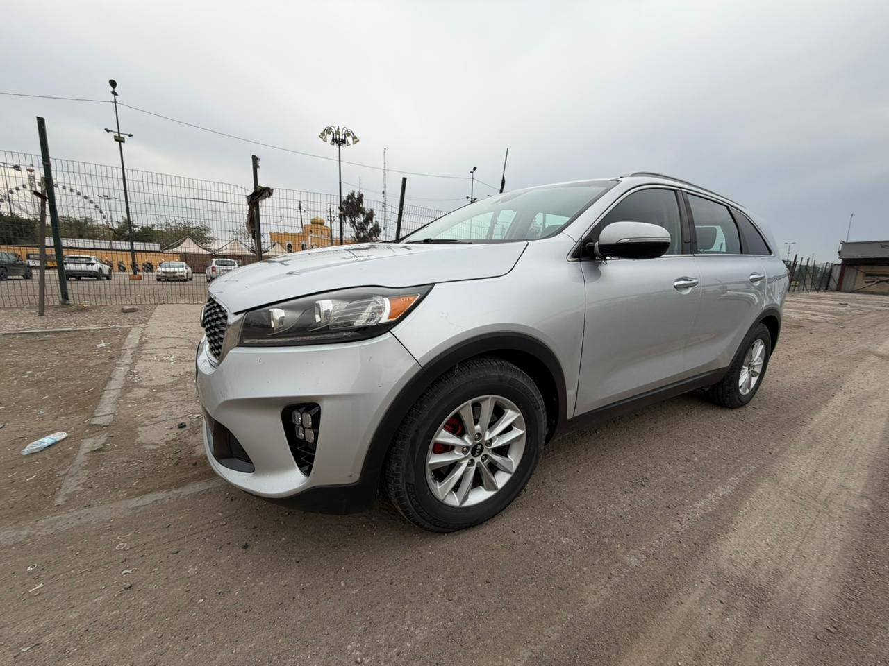 سلام عليكم شباب
كيا سورنتو 
موديل 2019
لون سلفر
وارد امريكي 
محرك 6 سلندر 3.3
ويل كب 
داخل مخمل 
كامرا 
رادار
معروفة مواصفات الامريكي 
حادثها موضح بل منشور وسونار هم منزلة 
مكانها بسماية 
السعر 178 وبيها مجال 
*********** 
*********** هذا واتس اب
