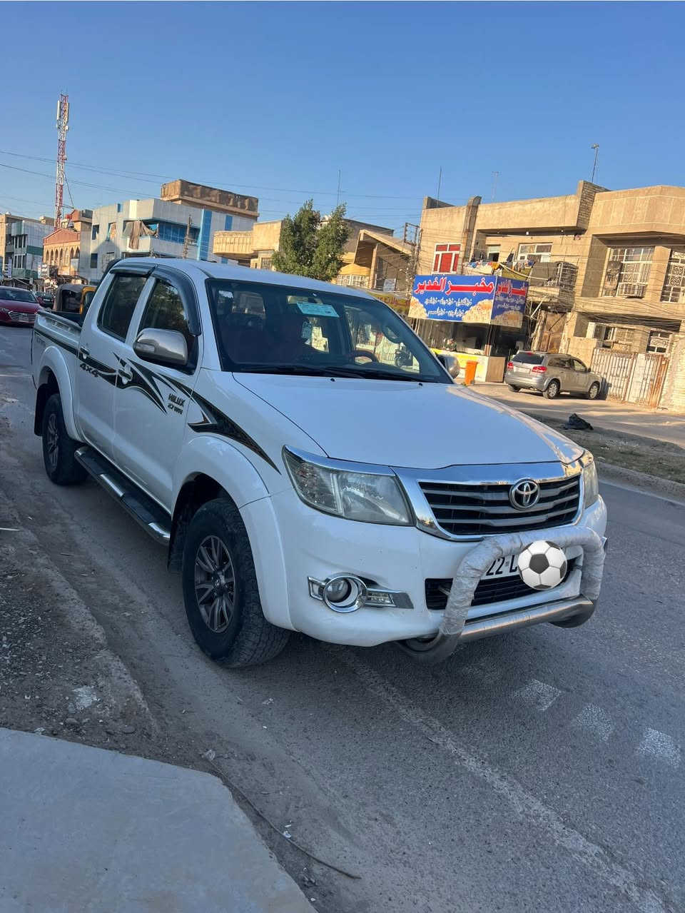 السلام عليكم هايلوكس 2015 السياره حلو وجديده ماشيه 190 الف كفاله عامه رقم اربيل تحويل مباشر مكانها بغداد 
***********
