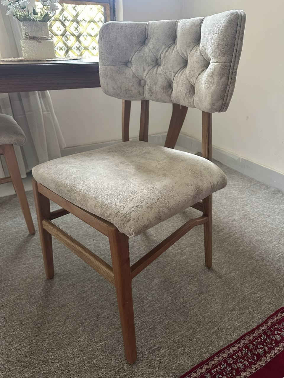 ميز طعام مع اربع كراسي خشب طبيعي 100‎%‎ للبيع 
مستخدم قليل جداً 
سعر الشراء 650 الف سعر البيع 450 الف


**إذا كنت صاحب هذا الإعلان وتريد حذفه لأي سبب، رجاءا أرسل رسالة إلى الدعم الفني**