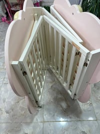 سرير أطفال • قابل للطي • مستعمل