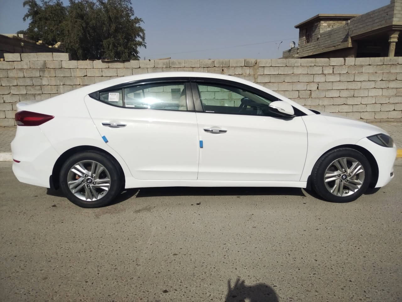 سياره ألنترا ٢٠١٨ خليجي فول عدا البصمه كفاله عامه من صبغ والضربه والفتح سيار جديده ماشيه ١١٠ أدامه جديده تخم تاير صدر أمامي وخلفي أدامه جديده محرك ٢٠٠٠ تدفئه وتبريد شاشه كبيره حساس خلفي كامره خلفيه دواره تطبيق مرايات أشارت ترحيب سياره جديده وحلوه بسمي شخصيآ تحويل مباشر رقم بغداد دولي هزه جديده رقم الهاتف *********** سياره موجوده في بغداد
