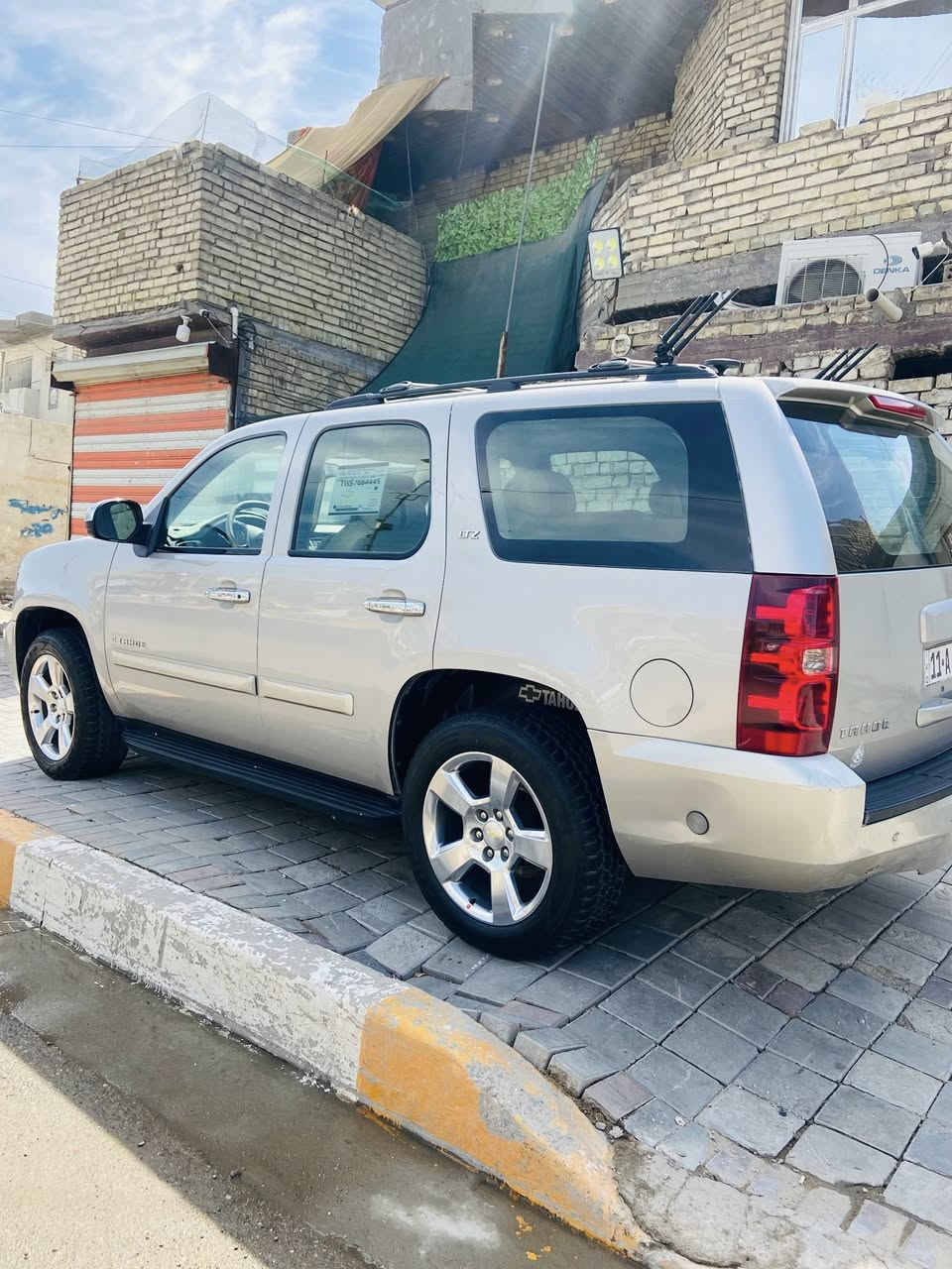 سلام عليكم تاهو 2009 LT رقم بغداد جديد
حادث جاملغ ومصبوغ ونص البنيد وبيه منضومه غاز 
وخير من الله ويل 20 السياره ستخدام شخصي ومرتبه 
هـ / *********** 
مكان 📍 بغداد 
السعر 190 وبيه مجال للطيبين
