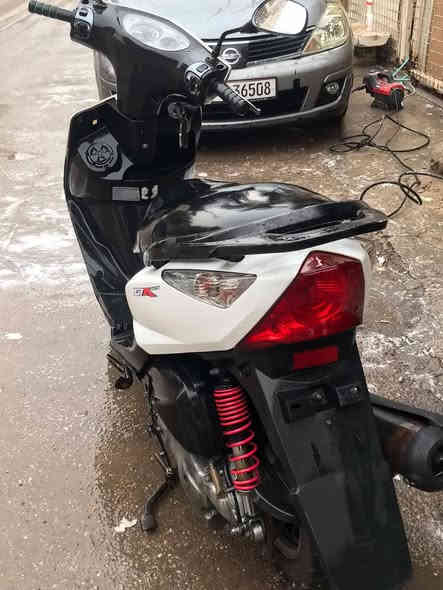 سلام عليكم دراجه ثعلب لبيع 
دراجه كامله من طول لطول 

كهربائيات كامله 
دبل شاره 
لايت عالي ناصي 
اشاير يمنه يسره 

بريكات امامي خلفي جدد 

دراجه نكره سلف بكل وقت 

المكينه مفتوحه بس خرسه دراجه 
تجفيت مضبوط 

دراجه لا تنقيص ولا تبخير مكينه تخبل 

المكان بغداد الكريعات 

للستفسار ***********

السعر مناسب
