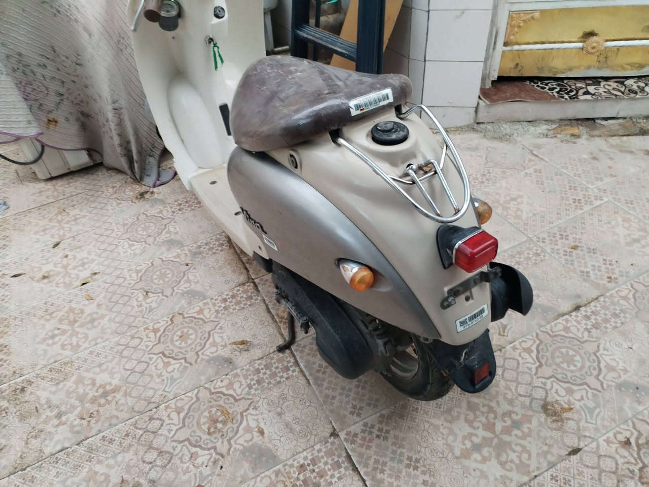 دراجه مصريه جديده حاويه نضيفه  كشي شغال بيه
تايرات جدد مكينه شرط 
السعر550
***********
