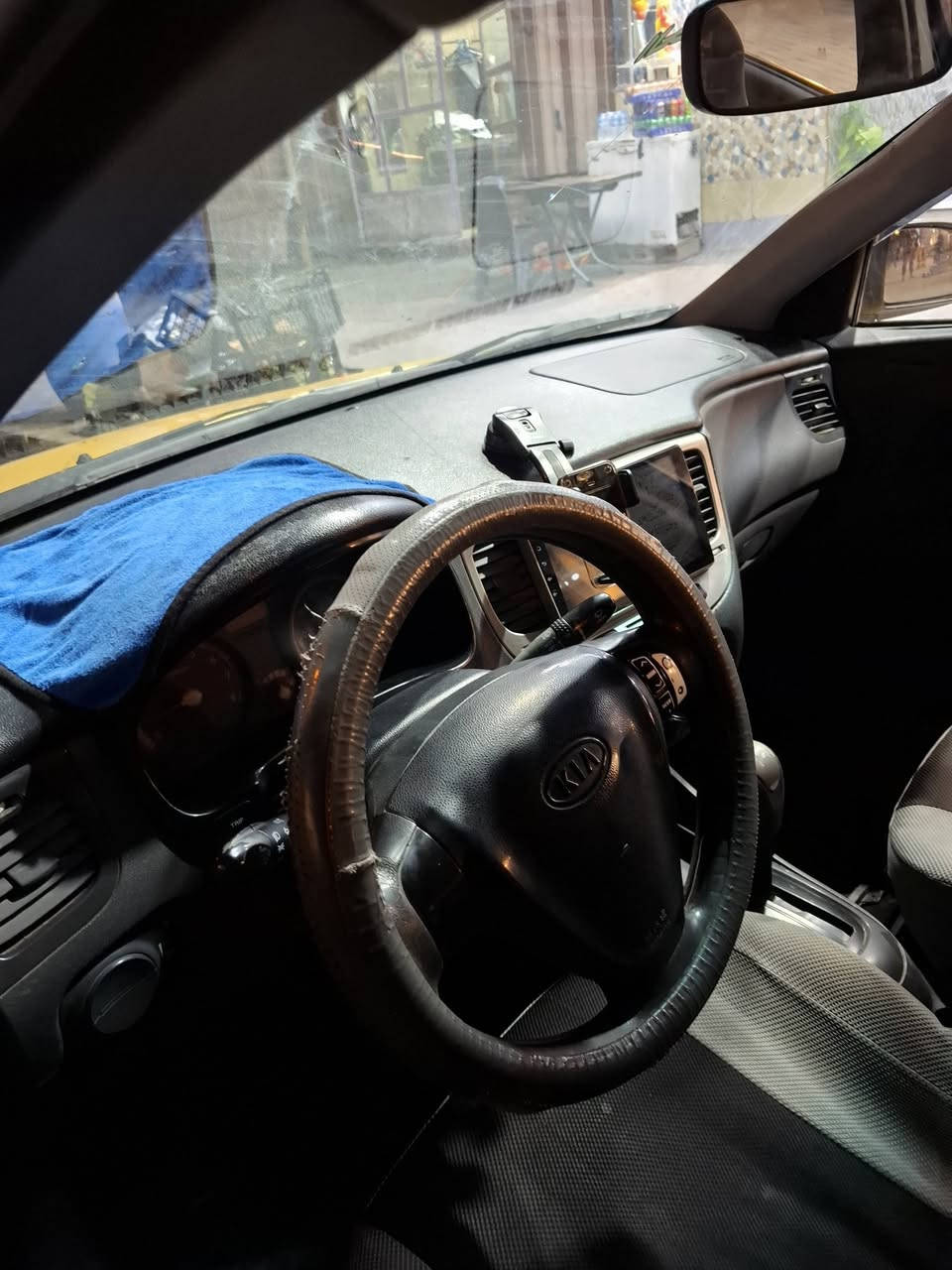 للبيع ريو 2009 امريكي
رقم بغداد مشروع وطني باسمي
شرط التحويل
مابيها غرامات
كشر سياره نضيف 

مواصفات 

محرك ١٦ المرغوب 
كير اوتاماتيك 

للتواصل ***********
              *********** 
مكان السياره موصل / الأيمن
