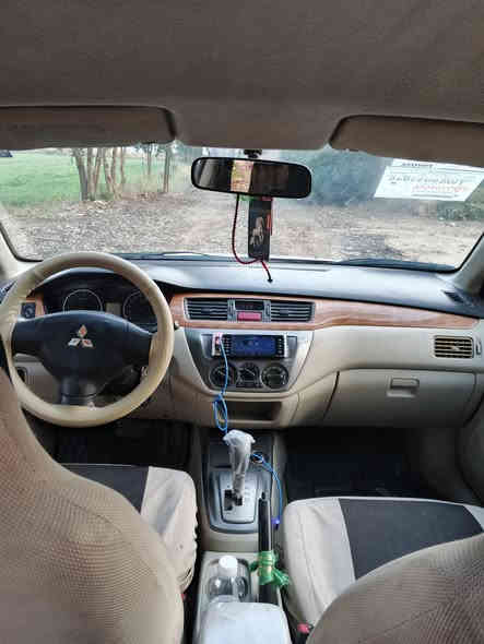 سلام عليكم لانسر للبيع موديل 2011 سنويه بسمي رقم بغداد مكينه وكير كفاله حداديه كفاله تخم تاير بيهه ضربه موضحه بلصوره   هلالات معمره + جاملغات مصبوغة صفحتين خلفية  /السعر 80 وبيه مجال / الرقم *********** / مكاني بغداد قرب جسر الفرنسي
