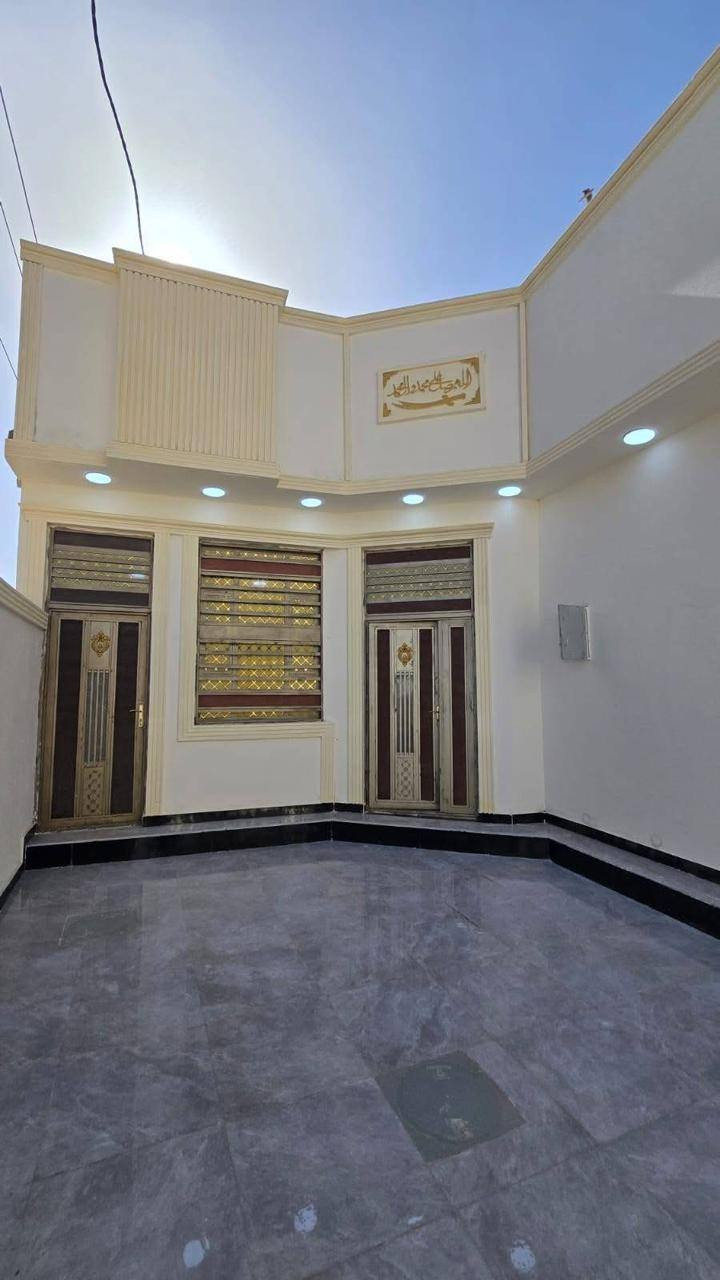 السلام عليكم ورحمه ألله وبركاته
اللاستفسار ***********

توفر دار سكن للبيع
المساحه ٢٠٠ م
بناء حديث وشغل درجه أولى
فارغ جاهز للسكن 

على شارع 10 متر  وركن
جميع الخدمات متوفره
ماء 🚰 + كهرباء + مجاري
مدارس كلشي قريب عليك

محتويات البيت ⬇️
كراج
دوانيه
صاله
غرف نوم 3
مطبخ
صحيات خارجي + داخلي

نوع العقار : طابو ملك صرف زراعي عراقي سند 25
العنوان البصره  ابي الخصيب كوت ثويني
مقابيل صناعية حمدان

السعر 125مليون وبي مجال
اللاستفسار ***********
