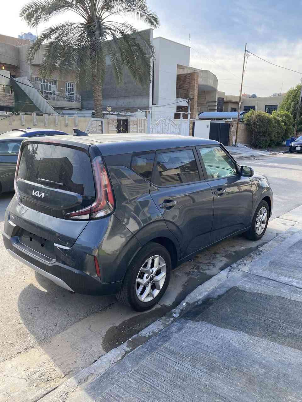 كيا سول موديل 2024  وارد امريكا دخول جديد
  فحص موقت بدون ارقام باسم شخص 
بدون شواصي 
صبغ فقط بنيد 
بدون ولا  ايرباك كلها بلادي 
داخل لون بيجي 
ماشيه 35 الف 
السعر 150$ بيه مجال 
للاستفسار 

‭٠٧٨٨ ٦٨٤ ٢٦٠٧‬
