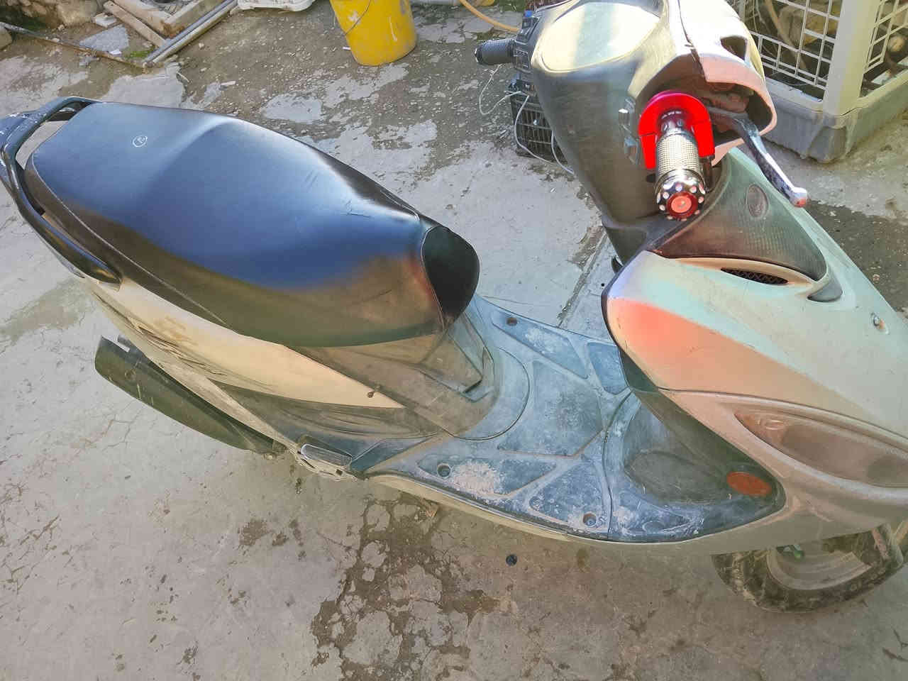 السلام عليكم شباب دراجه البيع كامكو جي فور دراجه مامفتوحه كامله مكمله و السعر 375 وبيه مجال و هاذه رقمي بيه وتساب ***********
