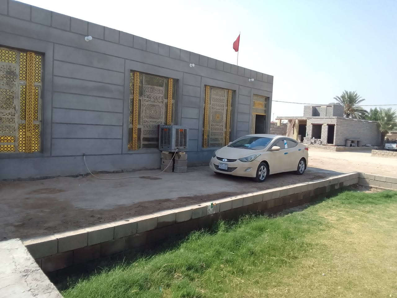 النتراء خليجي للبيع ٢٠١٤محرك ١٦٠٠ مكفوله بيها قطعه وحده والسونار موجود تخم تاير صدر جديد تبريد تدفئه السياره على وضع الشركه مكاني واسط الزبيديه ***********      السعر ١١٠ السياره مال جناي لا تخابر وتضل تعامل وتعبني  وبل اخير تطلع ما عندك غير الشده من الخير اجيك السياره اموصله ٥ وما منطيها
