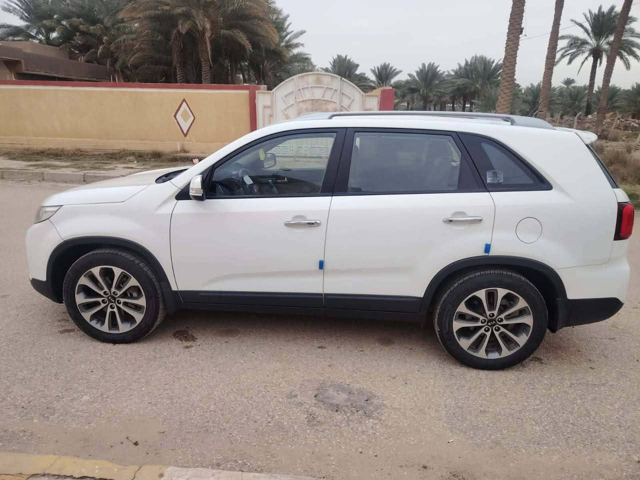 السلام عليكم سورنتو 14 خليجي محرك 6v  بصمة سبعة راكب رقم بغداد انكليزي مكفولة فقط شخط بل باب وصابغينه السعر 178 وبيهة مجال المكان بابل اي استفسار اتصل على هذا الرقم /***********
