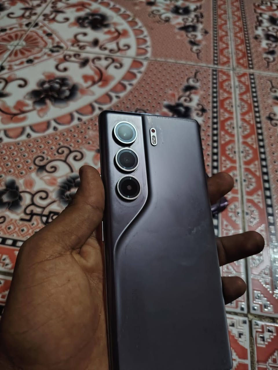 سلام عليكم شباب تكنو كامو 40برو 5Gجاهز نضيف كلش ذاكر 256عشواءيه 8+8بطاريه 5200 معالج 7300 شاشه 144هيرتز 90فريم بوبجي جهاز بي بس الايسي مال شريحه ما يشتغل ملاحقات شاحنه 120واط سعره 250 قفل قفل بدون احراج واساب موجود بس ***********
