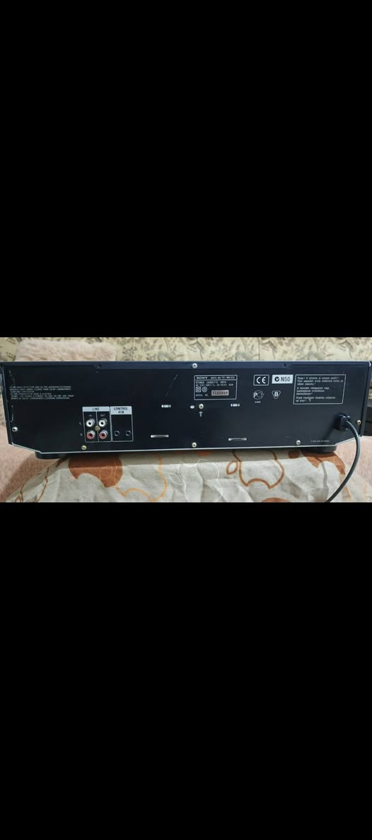 السلام عليكم .
دك مشغل دبل كاسيت ماركة سوني حجم لارج كهرباء ٢٢٠ فولت  ممتاز جدا بالشغل و صوته غاية في الوضوح…شغال بالكامل .
والاهم بالموضوع الجهاز بلادي و مضمون ان شاء الله ..والنظافة ممتازة .
السعر  ٦٠ الف نهائي اخوان وبدون احراج .
للاستفسار والمراسلة موجود خاص او 
*********** البصرة .موجود توصيل شركة .
