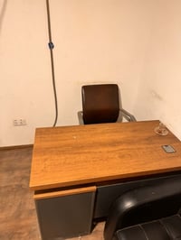 ميز مكتبي • كرسي جلد دوار • المنصور بغداد