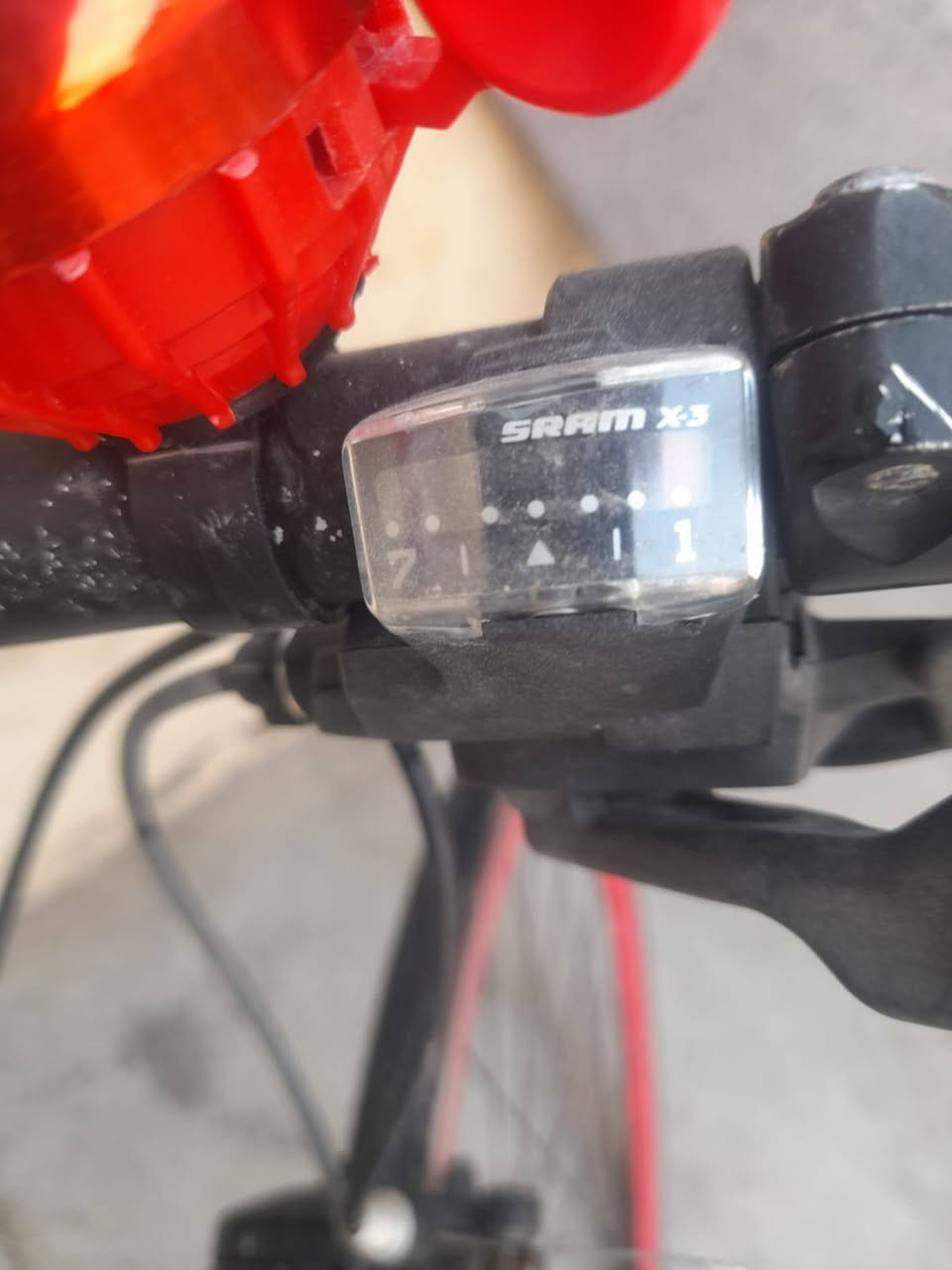 سلام عليكم بايسكل رياضي نضيف سعر 100 مكان بصره بل طويسه ***********
