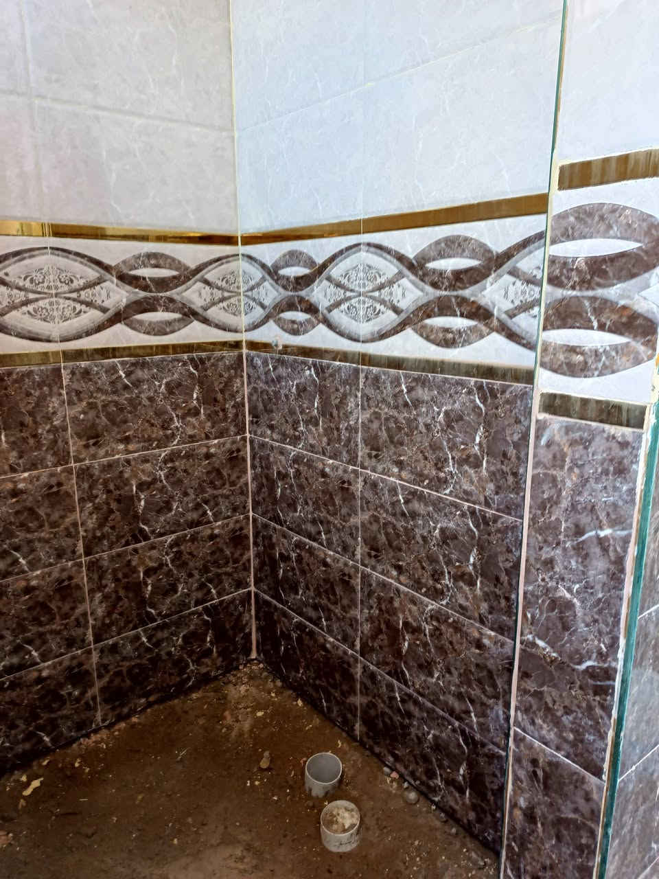 جزء من عملي جدران وأرضية متفرغ حالياً داخل الموصل فقط ***********
