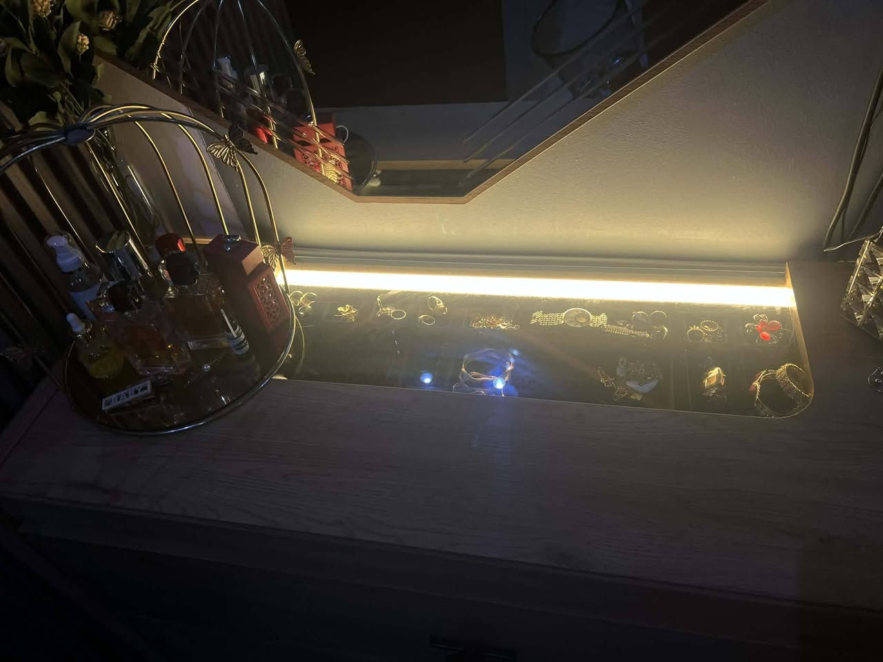 غرفه 12 قطعه ماخذيه ب5 مليون ابيعه ب3  والشاشه سامسونك بليبل حجم 65 ب مليون ابيعه مكان الدوره


**إذا كنت صاحب هذا الإعلان وتريد حذفه لأي سبب، رجاءا أرسل رسالة إلى الدعم الفني**