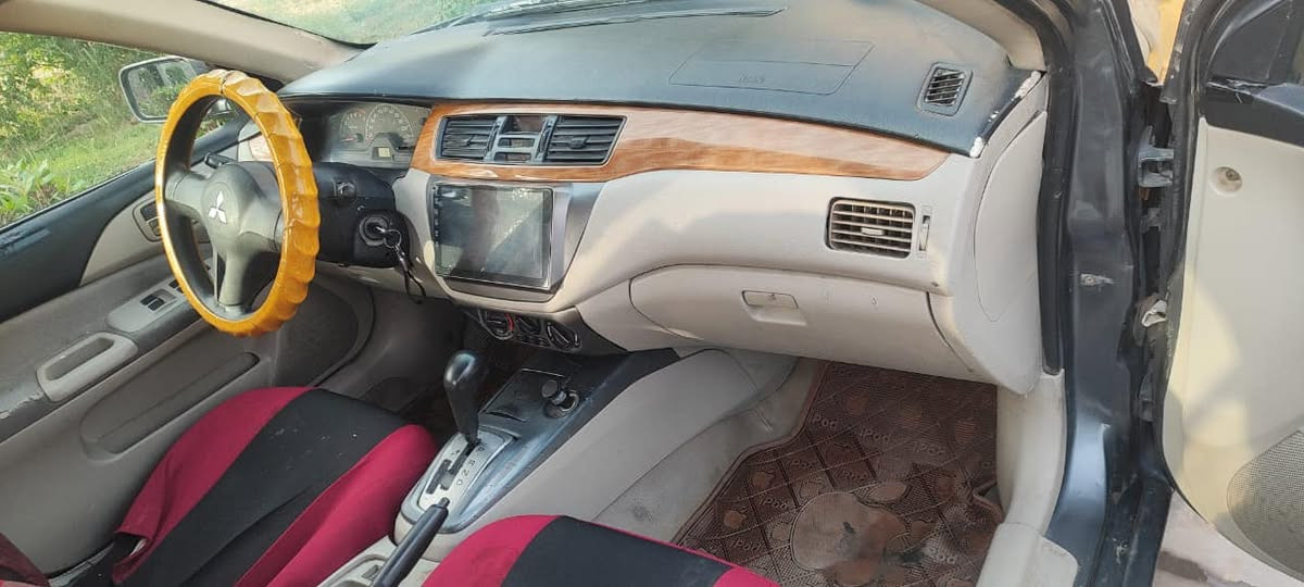 السلام عليكم لانسر 10للبيع والمراوس مصبوغه حزام كير جديد 
مكينه قبل يومين شاده حداديه خير من الله رقم بغداد العسر 65وبيه مجال ***********
