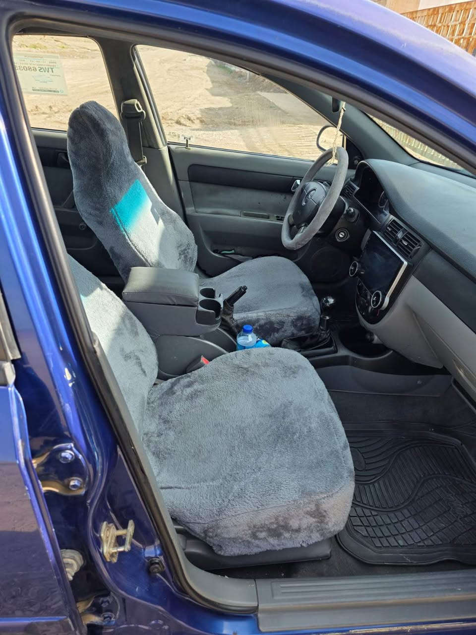 دەرگای سایق دواوە بستیک ساردە سقفکەی زربەیەک بچوکی هەیە .رقم کرکوکە کوبونی بزینی هەیە سنەوی رقەمی تازەیە کیرومەکینەی بەشەرتە تەبریت بەشرت .تکایە لەواتسئاپ نامە بنیرە  .*********** كركوك, العراق
