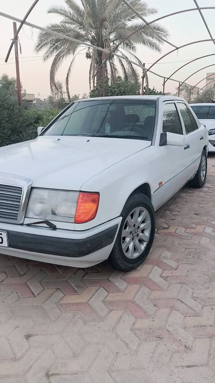متاح مارسدس دب موديل 1990 محرك ففتي 2500 رقم كربلاء للاستفسار ***********
