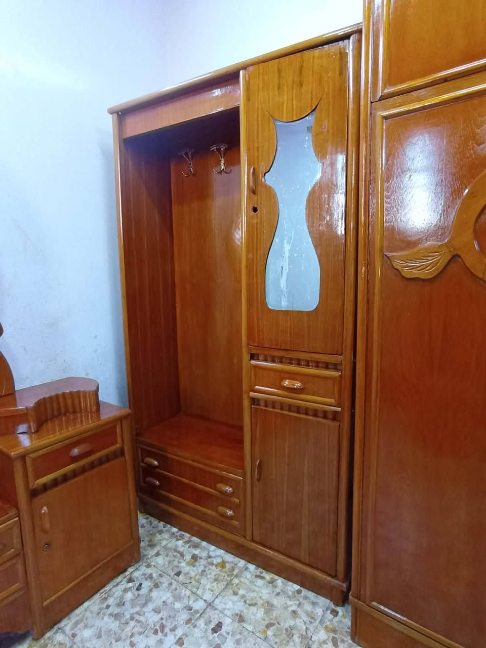 مكلف بلنشر غرفه تسكام نجاره صاج ٨٠٠وبيه مجال مكانه حله للاستفسار الاتصال على الرقم ***********
