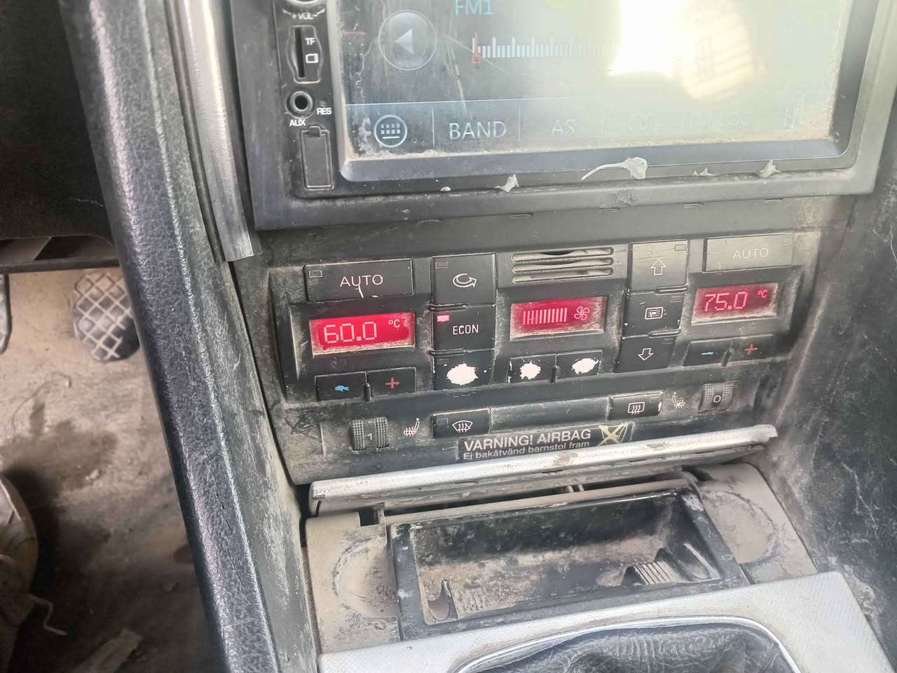 اودي a4 مكفوله من الكص والصبغ عدا جاملغ امامي وشويه من البنيد موديل ٢٠٠٧ معروف بالمتانه والقوه مكينه ٢٠٠٠ كير عادي ٥ نمر رقم شمالي وكاله وغرامات عليه  سعر قفل ٥٥ ورقه مكان السياره بابل *********** المحمودية, بابل
