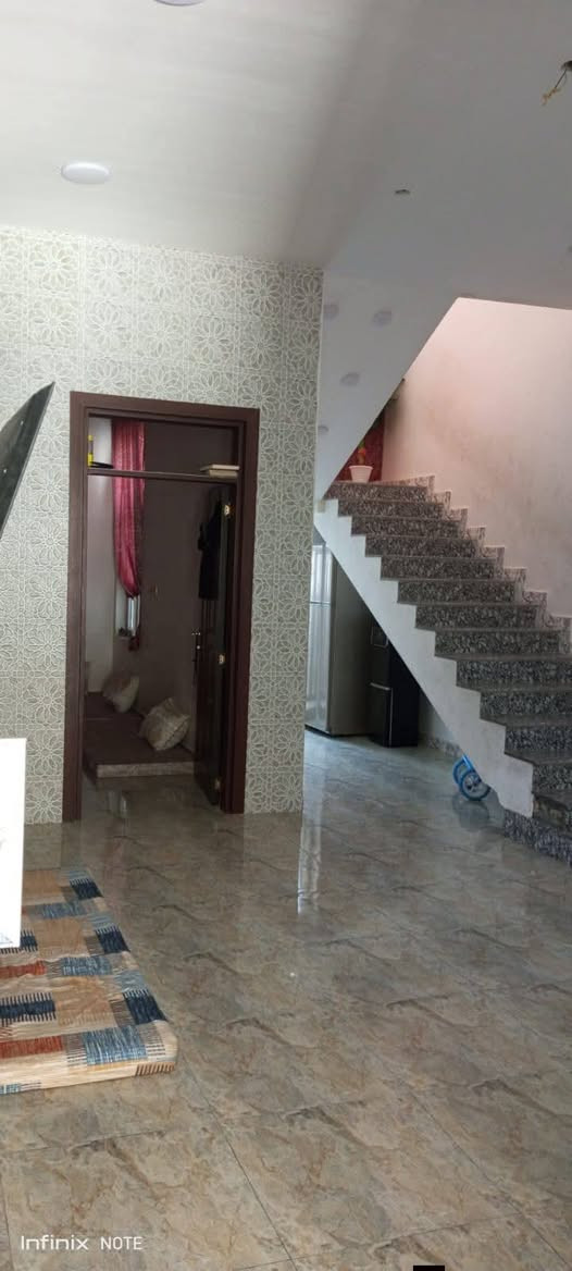 🏡للبيع مشتمل طابقين  والثالث  بيتونه مخزن
💎مسحوب على المصرف الاسكان 

💎حي الشهداء قرب مدرسة الاعضميه منطقة 17الف 
💎المساحه 125متر 
👈🔷الطابق الارضي 🔷 
✅غرفه واحده 
✅صاله مطبخ واستقبال 
✅وصحيات ومنور كراج 
👈🔷الطابق الثاني 💎
✅غرفتين نوم 
✅صاله صحيات 
👈🔷الطابق الثالث 🔷
🏡بيتونه ومخزن يعتبر غرفه 3*5

🏡👈مسحوب على المصرف الاسكان 
💸مقدمه 80مليون 
✅المبلغ المتبقي💸 35مليون على المصرف الاسكان 
✅بالشهر تنطي💸 210الف 
@للاستفسار الاتصال على الرقم واتساب ***********
