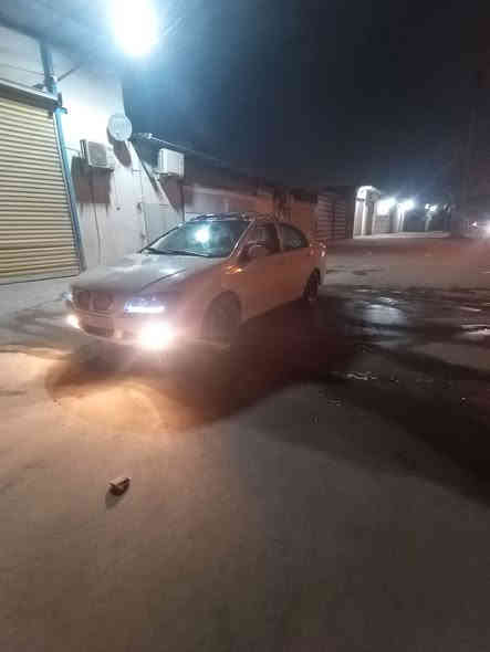 السلام عليكم للبيع ليفان ٦٢٠ سياره كفاله كير مكينه تبريد خير من الله بس شبر جاملغ امامي البقيه قطره صبغ ما بيهه تخم تاير خط ابيض شاشه فتحه صدر جديد السياره ما ناقصهه شي رقم انكليزي بسمي سنويه لل ٣٠ السعر ٥٤ وبيهه مجال للستفسار الاتصال على الرقم ***********
