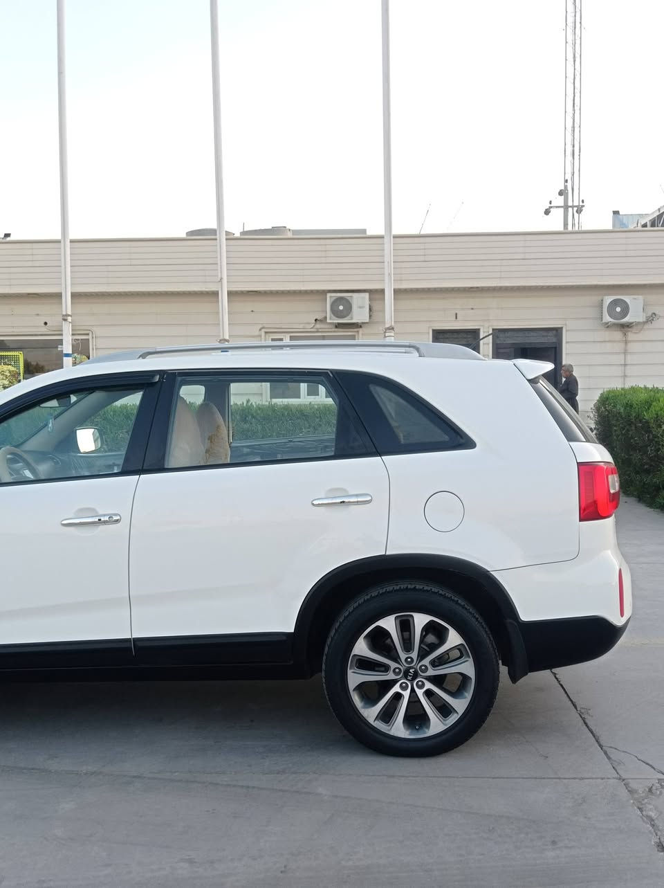 KIA SORENTO 2014
بِسْمِ اللهِ الرَّحْمَنِ الرَّحِيْم
عربي / کوردی 
عربي 
كيا سورنتو موديل ٢٠١٤ خليجي شركة البخيت كلين بدون صبغ سونار مرفق ماشي ( ١٢٠ ) ألف كم كير والمحرك بشرط رقم سليمانية جديد حتى ( ٢٠٢٨ ) فول مواصفات ماعدى فتحة سيارة جاهزة و بدون نقص .
المحرك : ٤سلندر - دوش - ٢٤٠٠ 
مواصفات 
١-بصمة
٢-لايت ليد
٣-حاسة امامي 
٤-كاميرا 
٥-شاشة لمس 
٦-تحكم استيرن 
٧-تحديد سرعة
٨-٣قطع تبريد 
٩-مراية شفط
١٠-٧راكب 
١١-كشن كهرباء 
١٢-بصمة ابواب 
١٣-داخل فورميكا 
١٤-أشاير بل مري
١٥-حاسة خلفي
١٦-وياله حجم ١٩
١٧-يدة نيكل 
١٨-بلاجكتور
١٩-تحكم لايت
٢٠-مود eco
٢١-بردة 
٢٢-داخل ليد
٢٣-دوسة ليد
٢٤-بگلايت ليد
٢٥-يدة ليد 
سعر : ( ١٥٥ ) ورقة 💸 
مكان : كلار - سليمانية 
رقم التلفون :
( *********** )
( *********** )
کوردی 
کیا سۆرینتۆ مۆدێل 2014 خەلیجی کۆمپانیای البخیت کلین بێ بۆیاخ سۆنەرم داناوە ( 120 ) هەزار کم ڕۆیشتوە گێڕ و مەکینەی بەشەرت ژمارە سلێمانی سەنەوی نوێیە تا ( 2028 ) فول مواسفات جگەلە پانۆڕاما سەیارەیەکی خاوێن و بێ مەسرەفە .
مەکینە : 4پستۆن - دووش - 2400 
مواسفات 
1-بەسمە
2-کوشین کارەبایی 
3-حاسەی پێشەوە 
4-دەرگا بەسمە 
5-ناو فۆرمیکا 
6-ئاوێنە لید
7-کامێرا
8-یەدە لید
9-مۆد eco 
10-بەگلایت لید 
11-حاسەی دواوە
12-ناو لید 
13- 7نەفەری
14-لایت لید 
15-بلاجکتۆر
16-دۆسە لید 
17-پەردە 
18-یەدە نیکڵ
19- 3ڕیز تەبرید 
20-شاشە لەمس 
21-ویل 19
22-تەحدید سورعە
23-لایت تەحەکم
24-ئاوێنە شەفت 
25-ڤۆلیۆم
نرخ : ( 155 ) گەڵا 💸 
شوێن : کەلار - سلێمانی 
ژ.م : ( *********** )
    ( *********** )
