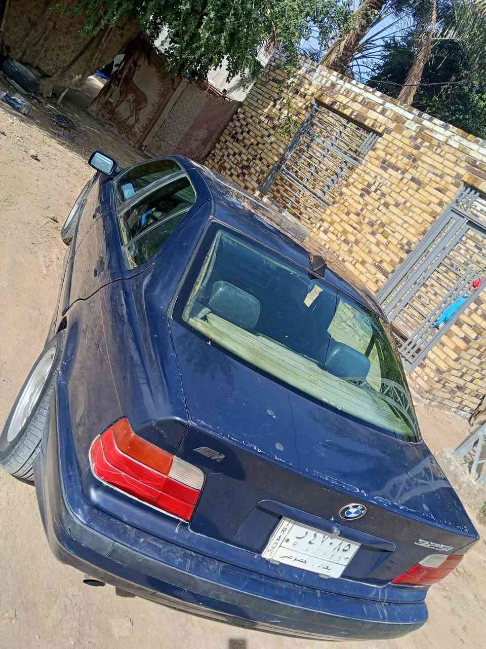 Bmw E36 1994
للبيع أو مراوس بيه نواقص الڤان عاطل 
حدادية الخلفية جديده
مكينه مسكر فانوس گير اوتوماتيك رقم بغداد الماني سنويه منتهيه ب26 سعرها42$وبيه مجال للتواصل اتصل ***********
