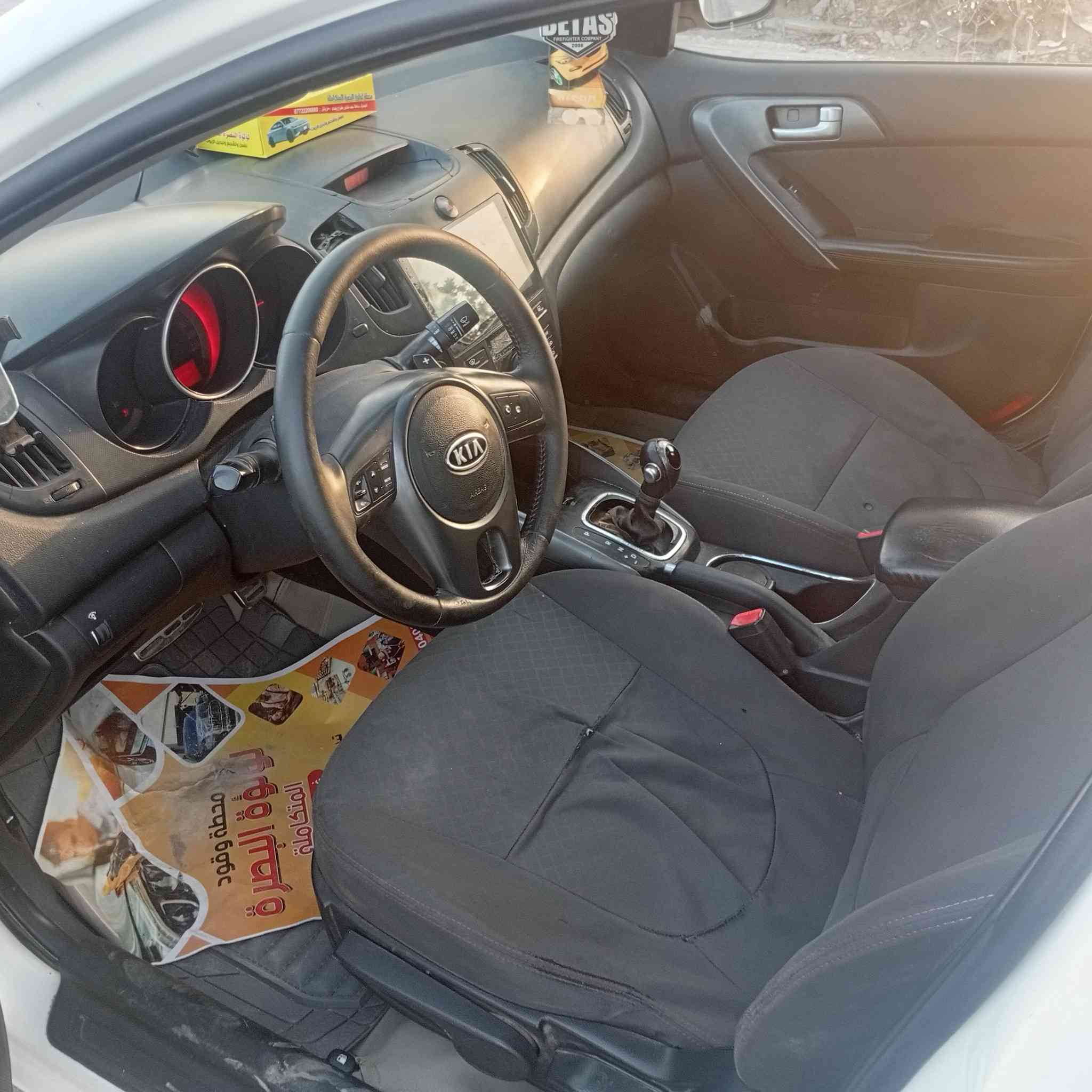 السلام عليكم كيا سيراتو للبيع موديل 2013 فول مواصفات ما عدا البصمه تبريد منظومه جديده تخم تاير جديد بيها بوارد قليل قطعه واحده صبغ والسونار موجود المنشور سعر 100 صاحب السياره يريد تحويل رقم بصره مكان السياره بصره رقم الهاتف ***********
