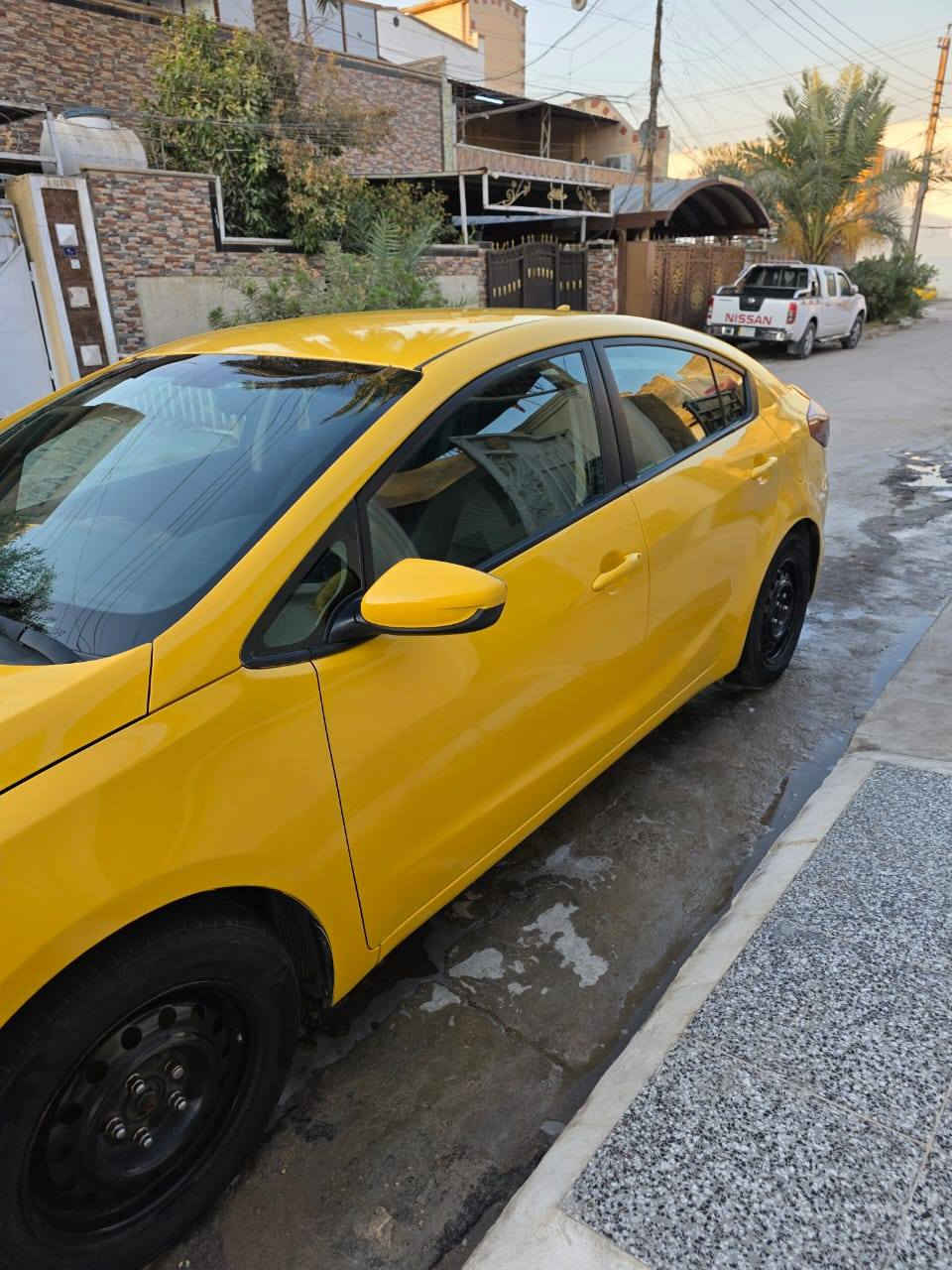 السلام عليكم كيا فورتي ٢٠١٧ نص فول حادثه جاملغ عكس السايق تبديل بنيد ايرباكات سليمة السياره جاهزه وخير من الله وبيه منظومه غاز السعر 117$ ***********
