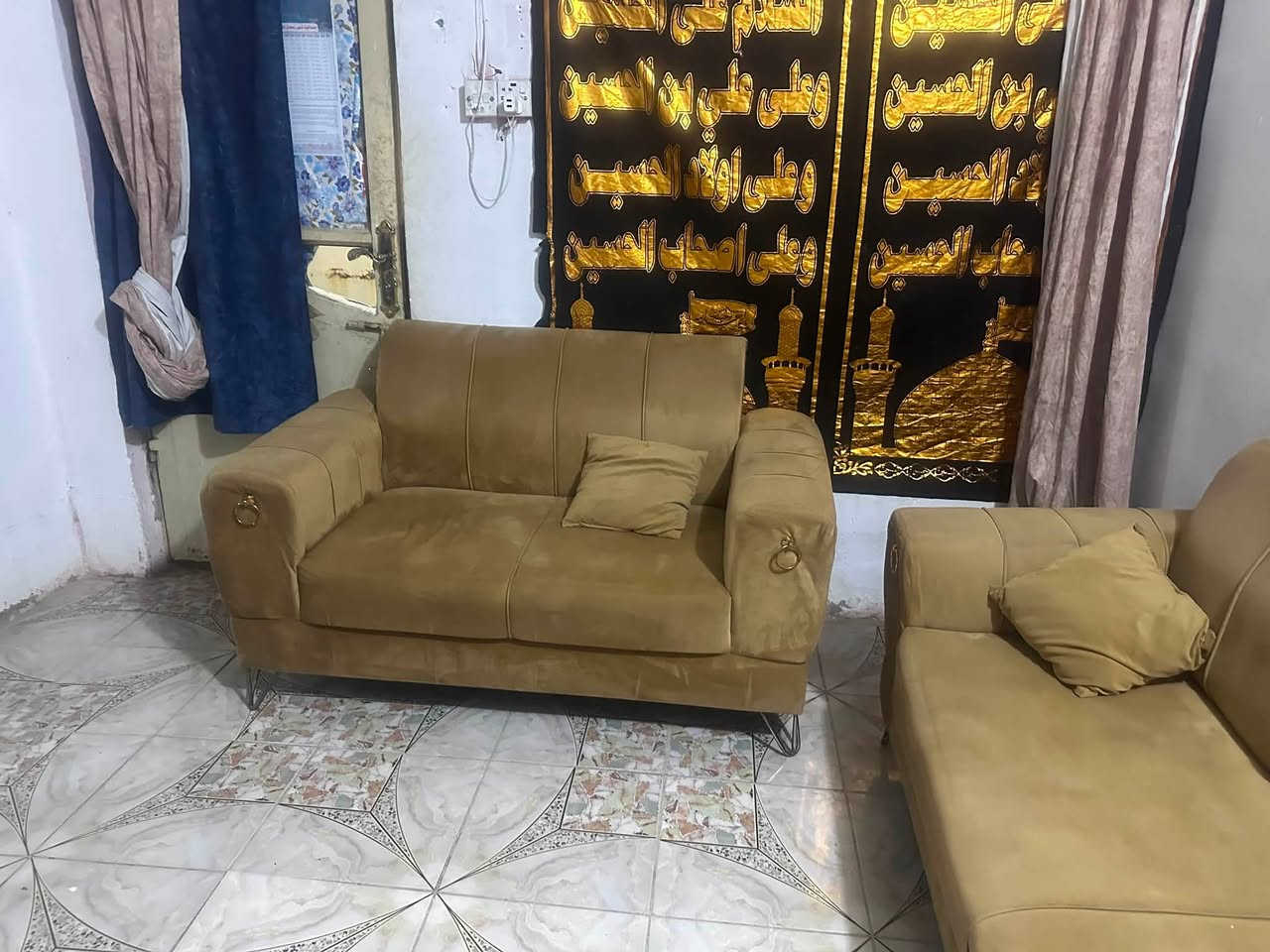 تخم للبيع عشر نفرات مبي لا كسر ولا اي شي سعره 300 بي مجال عنوان كربلاء حي الوفاء بي مجال قليل
***********

