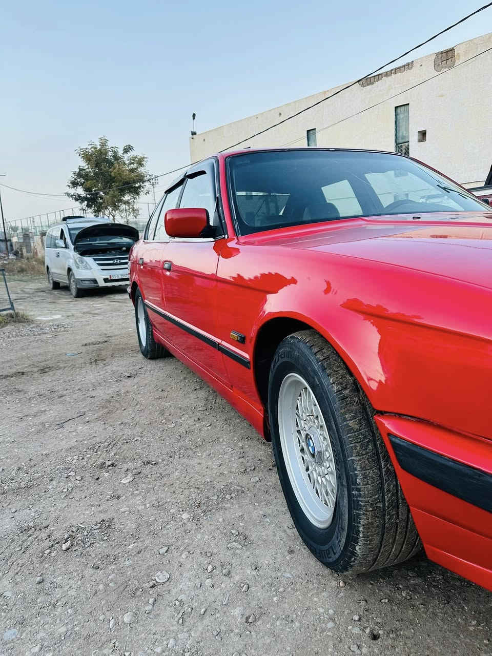 اسلام عليكم
بي ام مديل 90حجم 525 مسكر عدل 

صبغ عام قبل 20يوم طلعت من الصبغ

حداديه جديده لايت اسوار جديد مع زنون

كشافات جدد مع زنون

سنويه مامنتهيه بعدها 

تبريد ثلج

رقم انبار راعيها ابغداد يريد مداور

نواقصها قليله جدآ ماسحات واكفه وترتيبات بقت يمك 

سعرها 55بيها مجال 

مكان حله : هاشميه 

هـ***********
