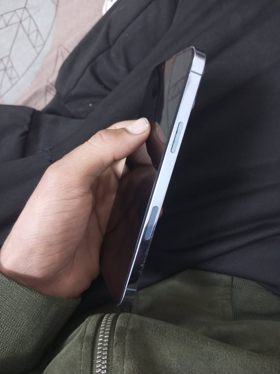 السلام عليكم ايفون 13 برو ماكس لون بحري ذاكره 256 بطاريه 100 تك سيم جهاز مبدل شاشه اصلي شرط ابد ما تكطع وبطاريه اصلي شرط إذا ما قطاره بال شحن لا تقبل  سعر 450 مكان موصل لايسر حي البكر 
*********** بي واتساب خاص مفتوح
